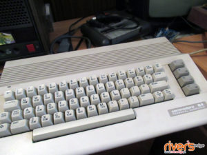 Piękny egzemplarz Commodore 64