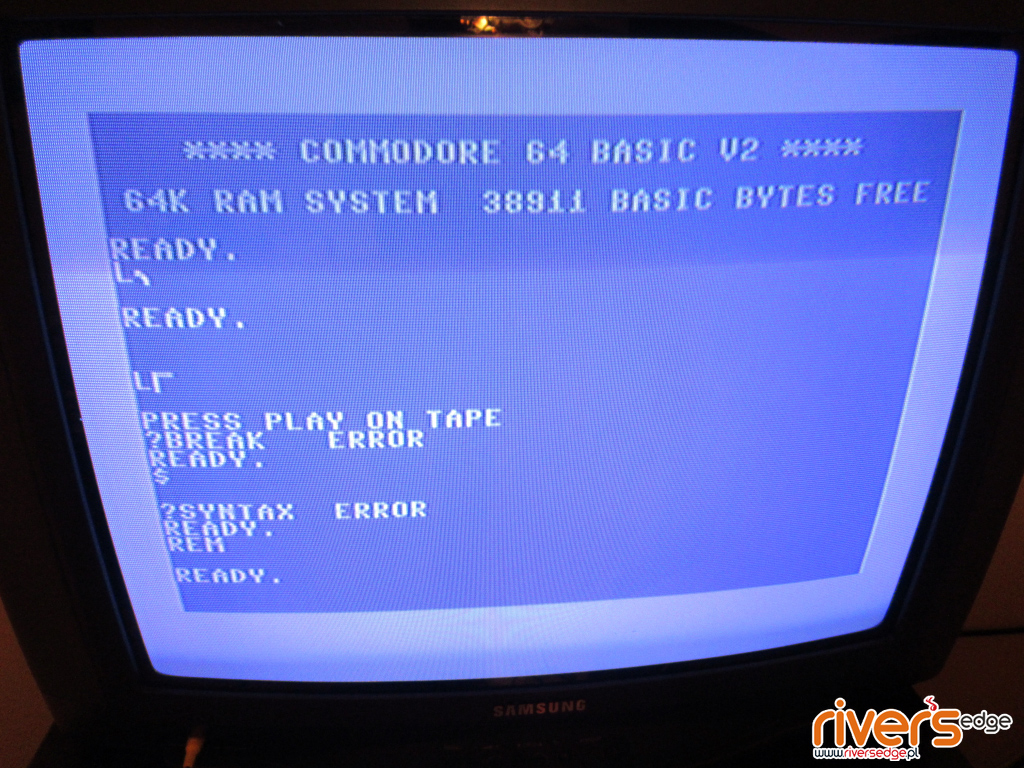 Commodore 64 prawidłowo reaguje na komendy BASIC