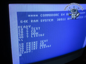 Testy drugiej płyty C64, która  "psuła" listingi w BASIC-u (choć nie widać tego na zdjęciu).