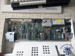 Kolejny Commodore 64 na serwisie w wyjątkowo pięknym stanie wizualnym