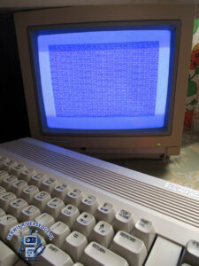 Ciekawa usterka w Commodore 64 - krzaki zamiast fontów na ekranie